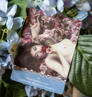 The Cosmic Pearl Oracle: 44 Cards and 120-Page Guidebook