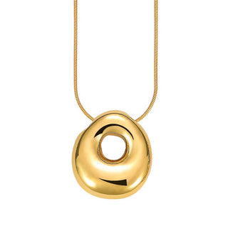 Gold bubble letter "O" pendant on gold cable chain