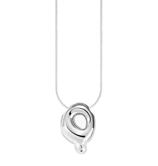 Silver bubble letter "Q" pendant on silver cable chain