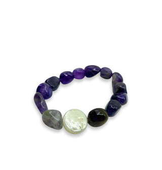Polished amethyst gemstone bracelet with one white accent pearl
